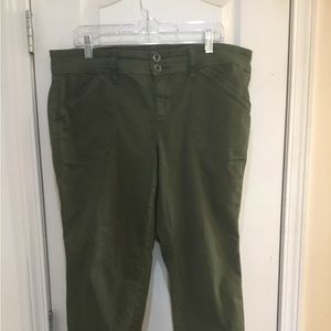 Cropped military pants
